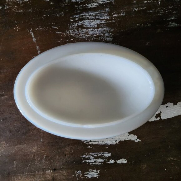 Antique Milk Glass Dresser Vanity Box With Embossed Gold Detailing - Small Hairp - Picture 7 of 9